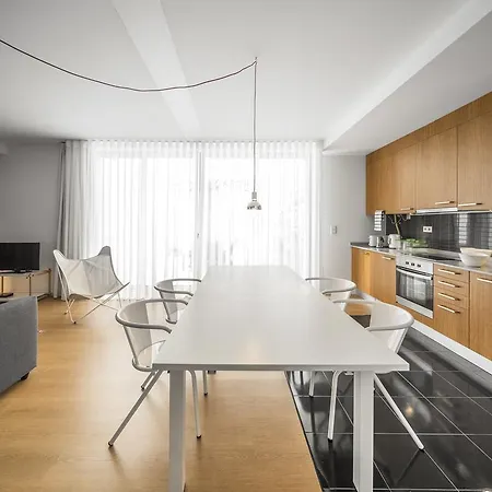 Flats - Un-almada House