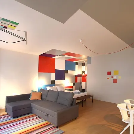 Flats - Un-almada House Apartment