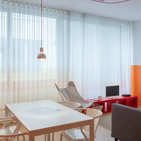 Flats - Un-almada House Apartment
