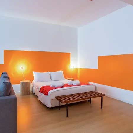 Flats - Un-almada House